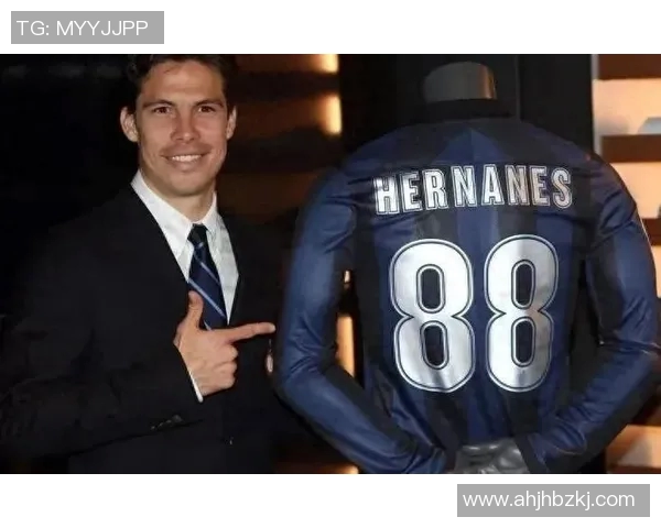 足球球星裤衩引发热议 穿着时尚与比赛表现的完美结合